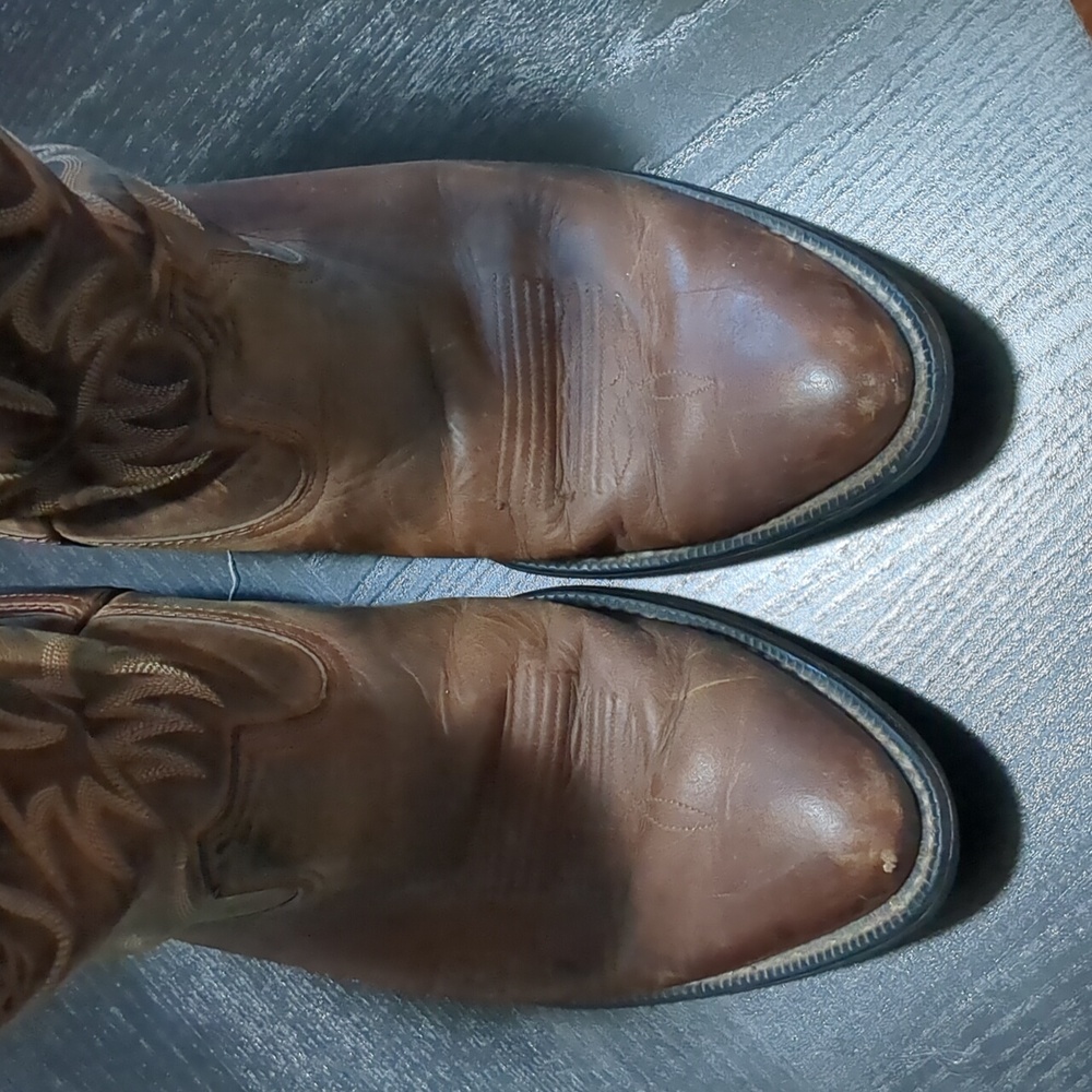 Men’s Ariat size-10D Brown Leather Cowboy Boots - Picture 8 of 17